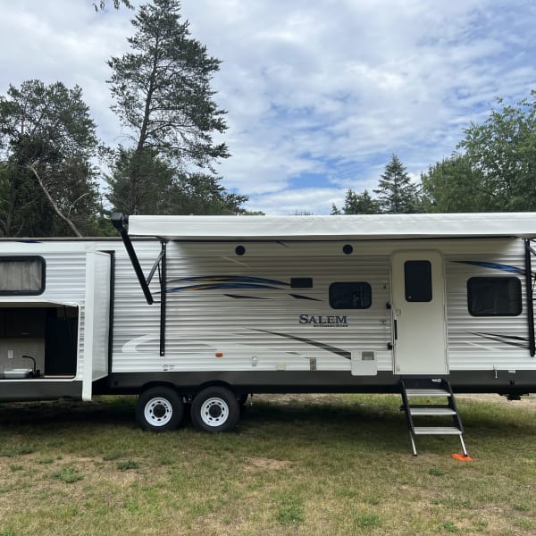 2019 Forest River RV 31KQBTS Travel Trailer available for rent in Houghton Lake, Michigan