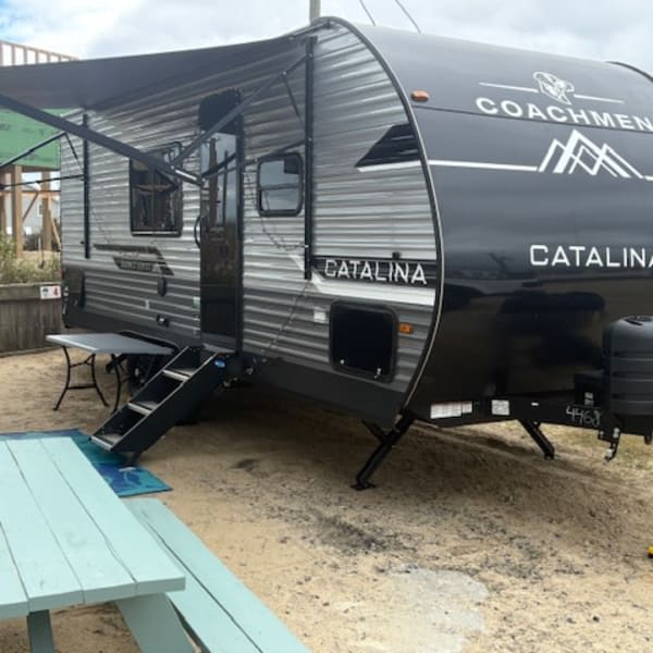 2025 Coachmen Coachmen Catalina Summit Travel Trailer available for rent in Wake Forest, North Carolina