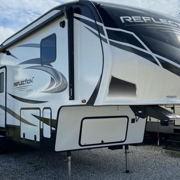2020 Grand Design Reflection Fifth Wheel available for rent in Perry, Florida