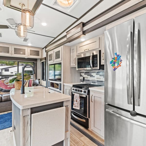 2021 Keystone RV Montana High Country Fifth Wheel available for rent in Conway, South Carolina
