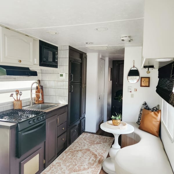 2007 Fleetwood Fleetwood Rockwood Lite 2501S Travel Trailer available for rent in Calgary, Alberta