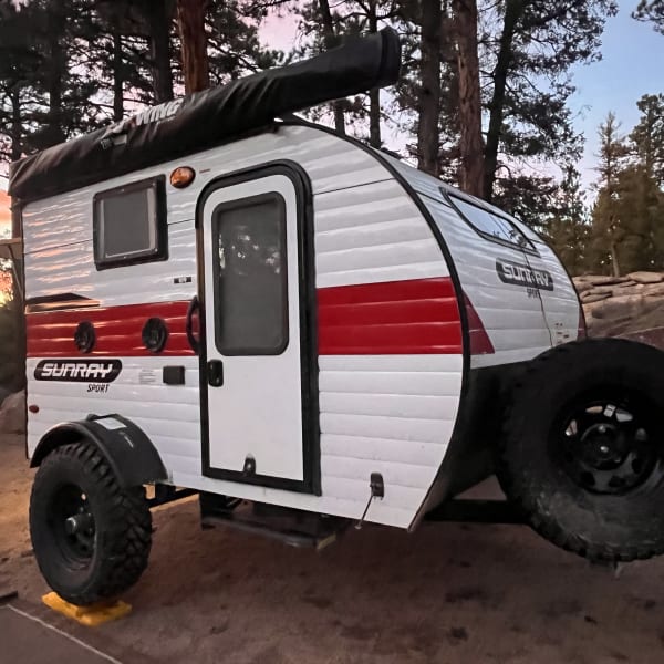2021 Sunset Park RV SunRay Travel Trailer available for rent in Morrison, Colorado