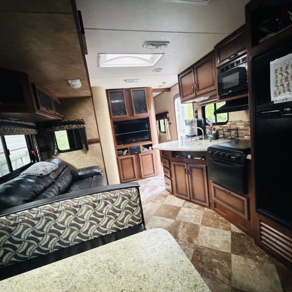 2014 Crossroads RV Zinger Travel Trailer available for rent in Gravenhurst, Ontario