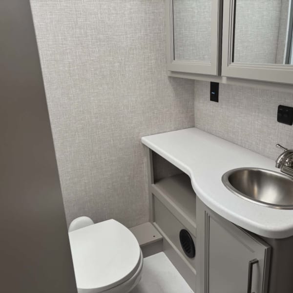 2025 Thor Quantum Class C available for rent in Glendale, Arizona
