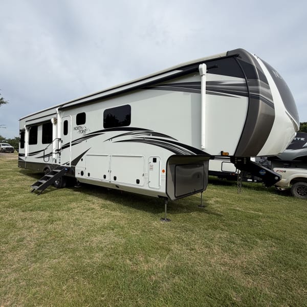 2021 Jayco North Point Fifth Wheel available for rent in Canton, Texas