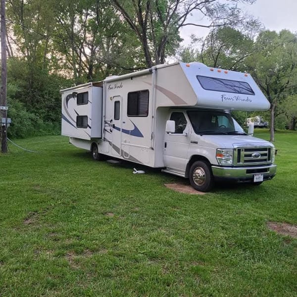 2011 Four Winds Freedom Elite Class C available for rent in Pewaukee, Wisconsin