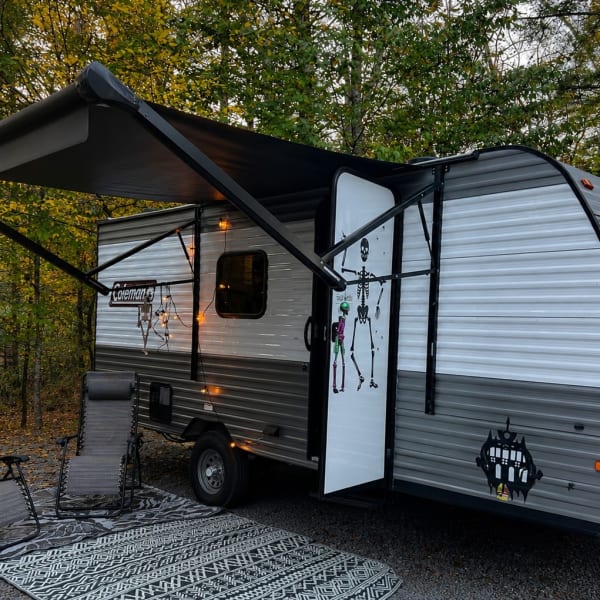 2024 Keystone RV Coleman Lantern 17B Travel Trailer available for rent in Knoxville, Tennessee