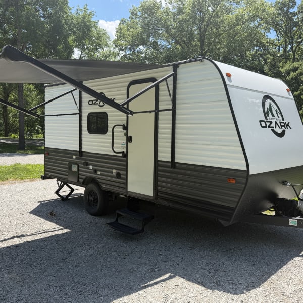 2025 Ozark Ozark Trailer Travel Trailer available for rent in Des Moines, Iowa
