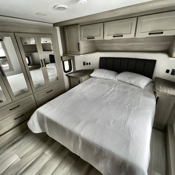 2025 Grand Design Momentum M-Class Toy Hauler Fifth Wheel available for rent in Sedro Woolley, Washington