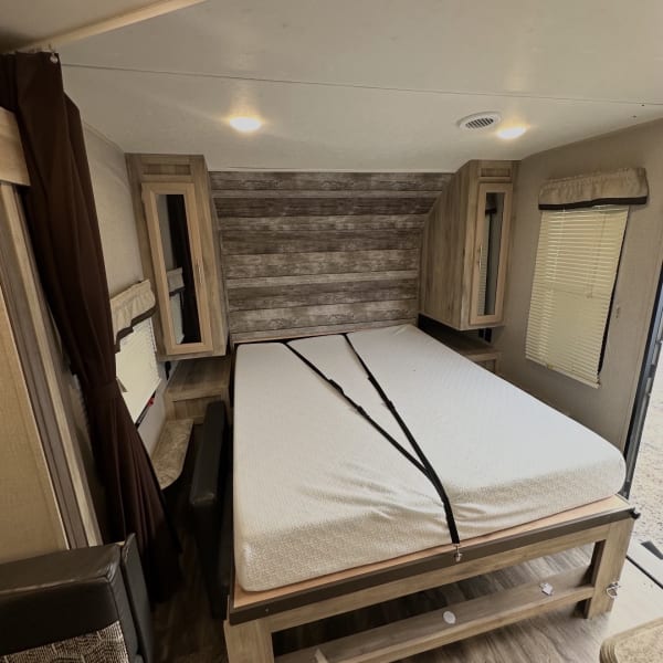 2020 Coachmen 5ZT2CALB9LU036851 Travel Trailer available for rent in Harrisburg, Arkansas