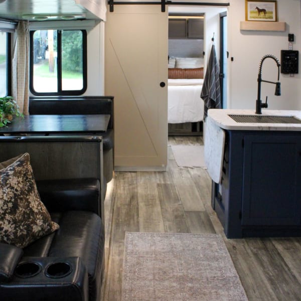 2021 Keystone RV Outback Ultra-Lite Travel Trailer available for rent in Ottawa, Illinois