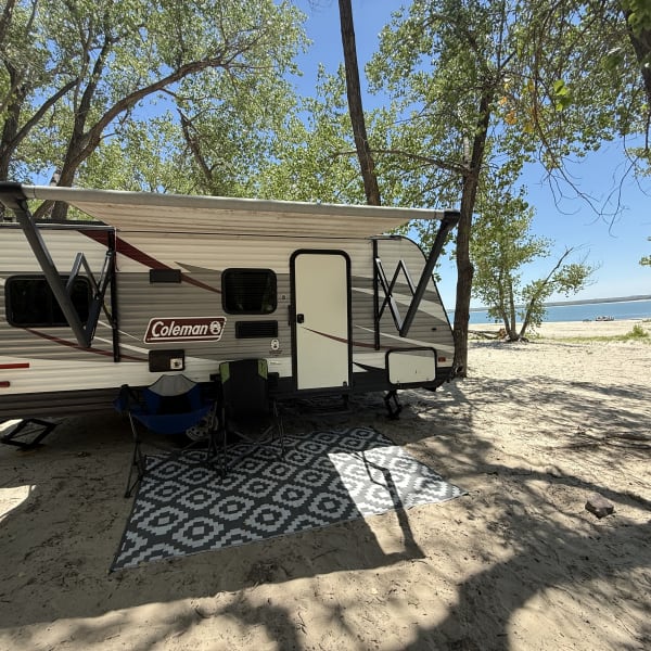 2017 Keystone RV coleman  lantern 17RD Travel Trailer available for rent in Lakewood, Colorado