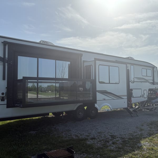 2025 Forest River Sabre Fifth Wheel available for rent in Arvada, Colorado