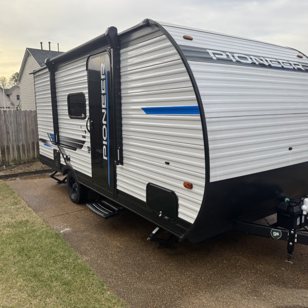2025 Heartland RVs Pioneer Travel Trailer available for rent in Bartlett, Tennessee