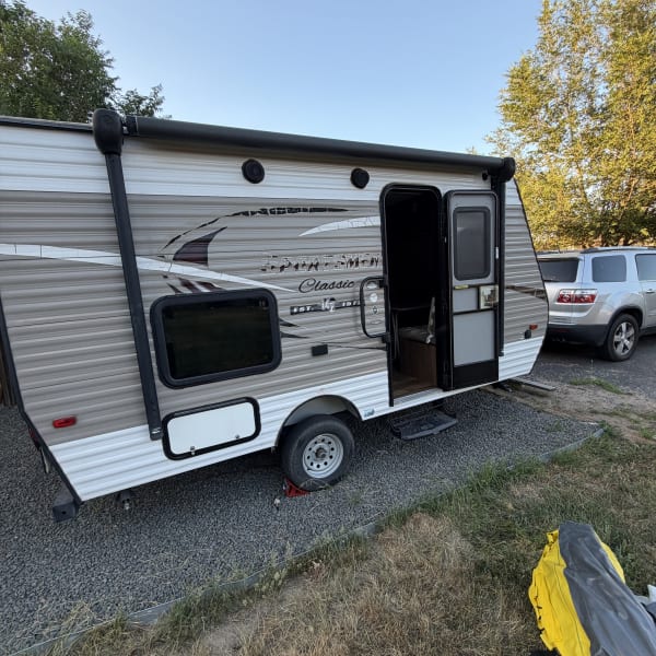 2017 Sportsmen Classic trailer available for rent in Aurora, Colorado
