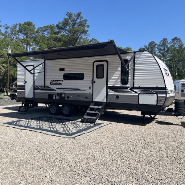 2024 Dutchmen Coleman Lantern LT Travel Trailer available for rent in Greenville, Florida