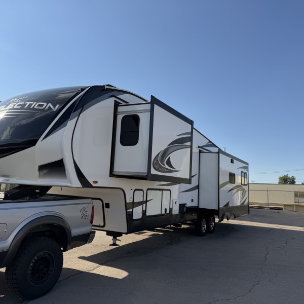 2023 Grand Design Reflection Fifth Wheel available for rent in Rapid City, South Dakota