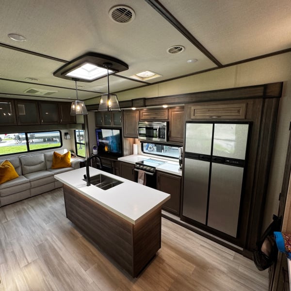 2021 Grand Design Solitude S-Class Fifth Wheel available for rent in Collegedale, Tennessee