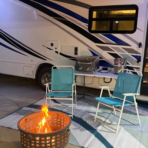 2022 Thor Axis Class A available for rent in Canyon Country, California