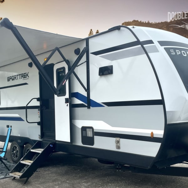 2021 Venture Rv Sporttrek Travel Trailer available for rent in Bridgeport, Texas