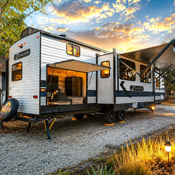 2022 Zinger 333DB Travel Trailer available for rent in Coulterville, California
