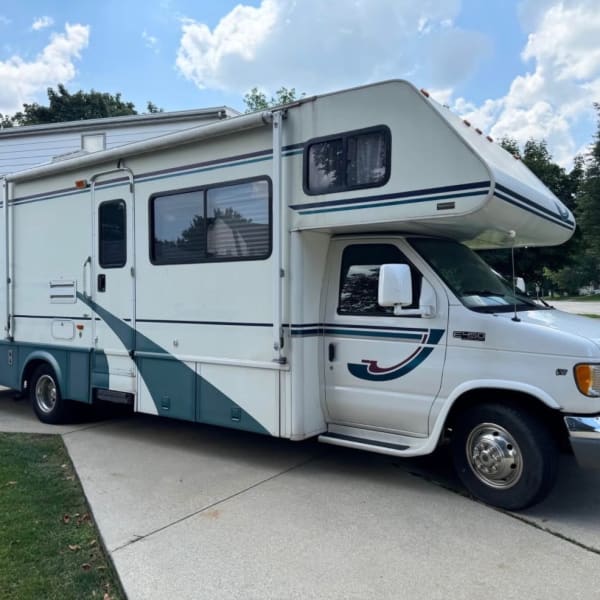 2001 Winnebago Itasca c available for rent in Bristol, Wisconsin