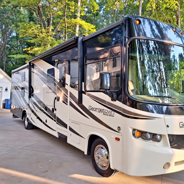 2014 Georgetown Georgetown Motorhome Class A available for rent in Mebane, North Carolina