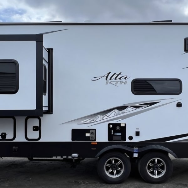 2023 East to West Alta 2400KTH Toy Hauler available for rent in Pacific, Missouri