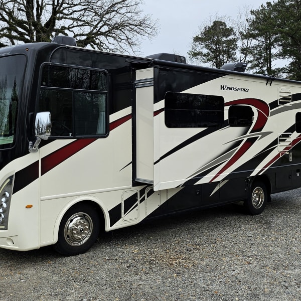 2022 Thor Motor Coach Windsport Class A available for rent in Newnan, Georgia