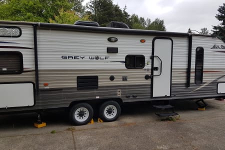 2015 Springdale grey wolf 28bh limited edition