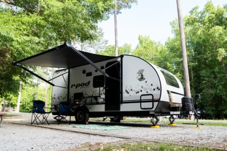 Fern | 2021 Forest River R-Pod w/Bunks! - Sleeps 5 comfortably!