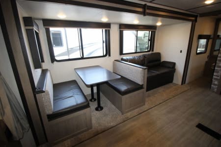2020 Keystone Hideout 26lhswe Very Spacious!