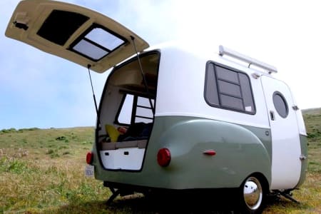 Easy to Tow Vintage Trailer (Happier Camper HC1)