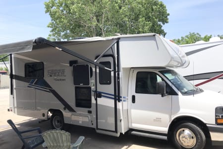 ***Great Condition*** 2022 Coachmen "The Brazos"
