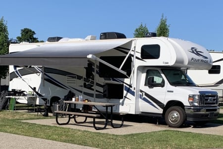 2022 Four Winds - Bunkhouse & Outdoor TV