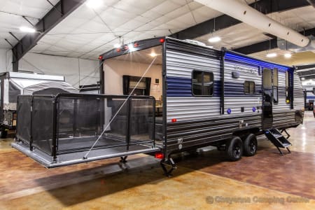 LS28 -2021 Forest River Wolf Pup TOYHAULER