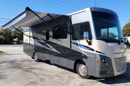 2022 Winnebago Sunstar 31B