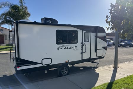 Grand Design- Kid/pet friendly RV/Dry camping