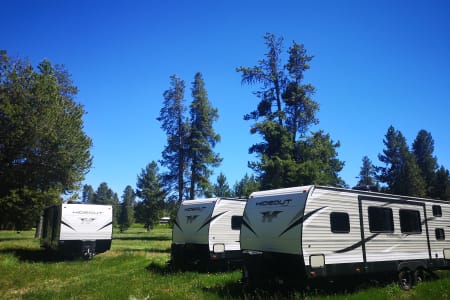 #16: Yellowstone Spacious Home for 8 people with full amenities