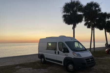 Island Dream- 4 season camper, pet friendly