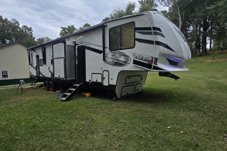 Wolf pack toy hauler