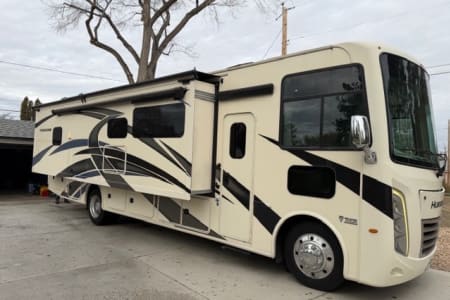 Patio TV | Awning | We deliver | King Sized Master | Washer & Dryer