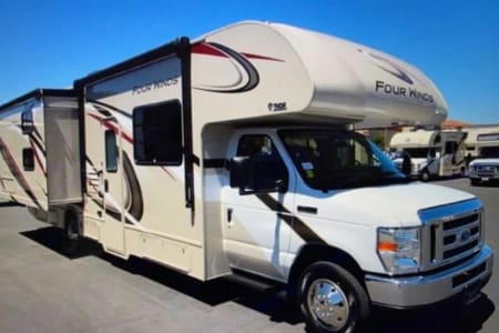 "Bisbee" Easy-Drive Class C for Families