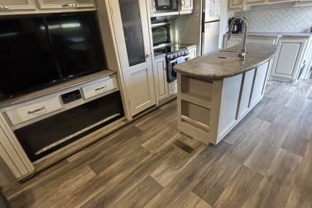 2022 Keystone RV Cougar (No Beach Setup)