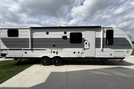 NEW 2026 Wildwood 273QBXL Bunkhouse Camper Trailer