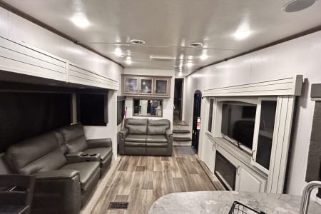 Spacious Keystone 5th Wheel