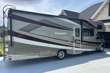 Forest River Sunseeker CHTN2484