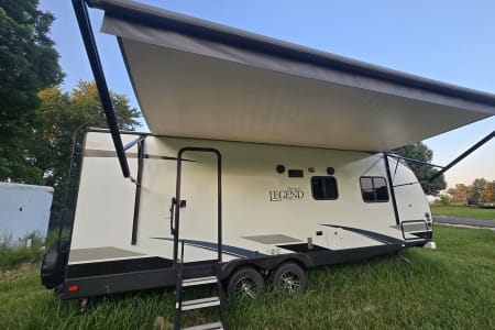 Delivered! 27&rsquo; Surveyor Legend by Forest River
