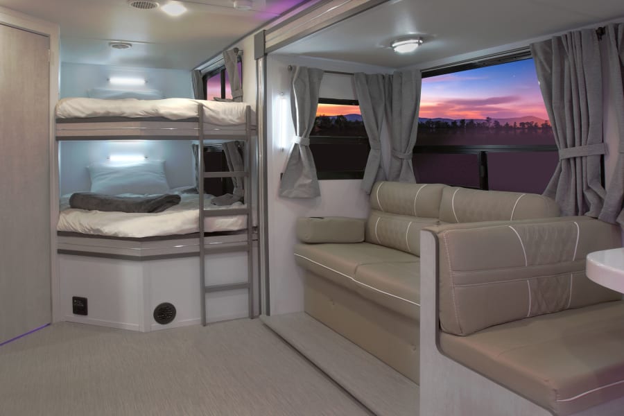 Bunk Beds & Lounge