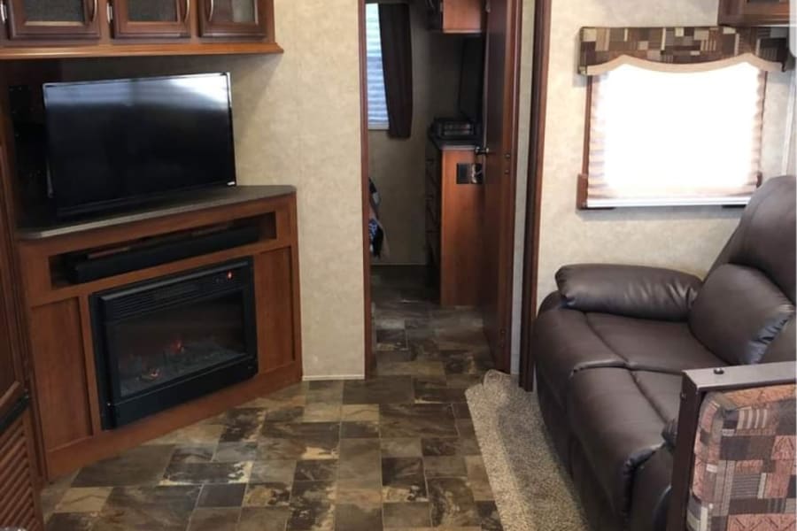 2 comfy recliners 